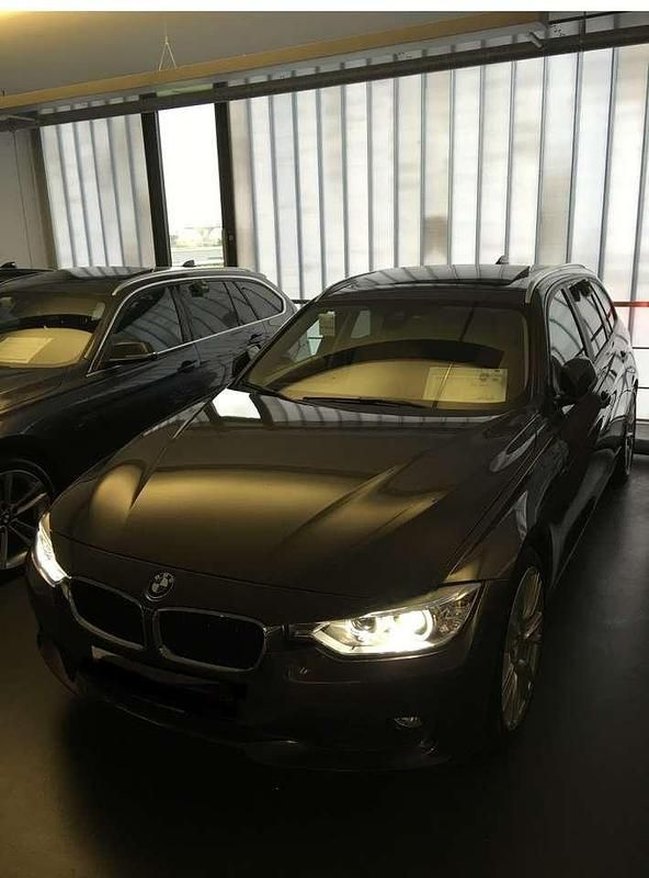 Gebraucht BMW 330 Luxury Line 258 PS (189 kW) 2013 Schwarz Kombi