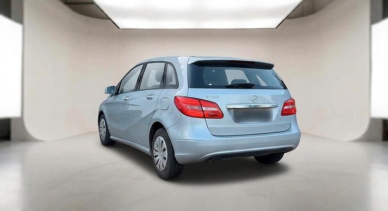 Gebraucht Mercedes B180 122 PS (89 kW) 2013 Grau Van / Kleinbus