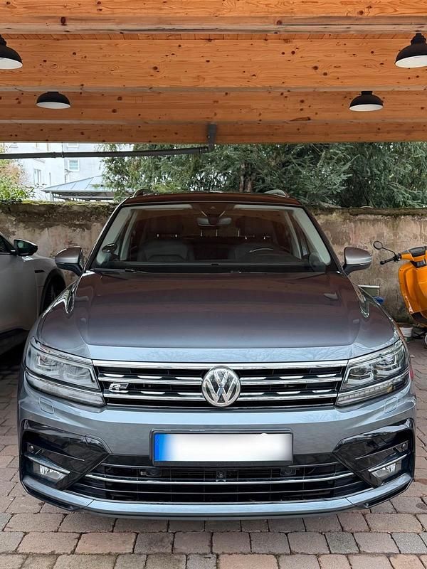 Grau Gebraucht 2017 VW Tiguan Allspace SUV | 27.500 € (Fairer Preis) - Bild 1/4