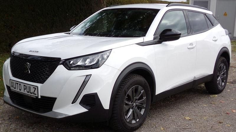 Weiß Gebraucht 2022 Peugeot 2008 Allure SUV | 13.999 € (Superpreis) - Bild 1/4