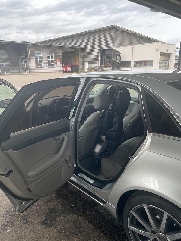 Gebraucht Audi A4 Ambiente 142 PS (104 kW) 2005 Silber Limousine