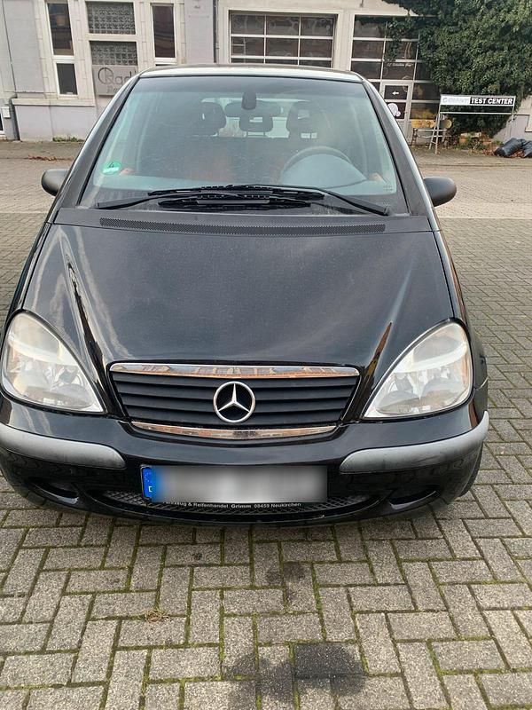 Schwarz Gebraucht 2001 Mercedes A160 Kleinwagen | 1.100 € (Fairer Preis) - Bild 1/4