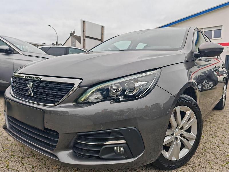 Grau Gebraucht 2021 Peugeot 308 Kombi | 10.353 € (Guter Preis) - Bild 1/4