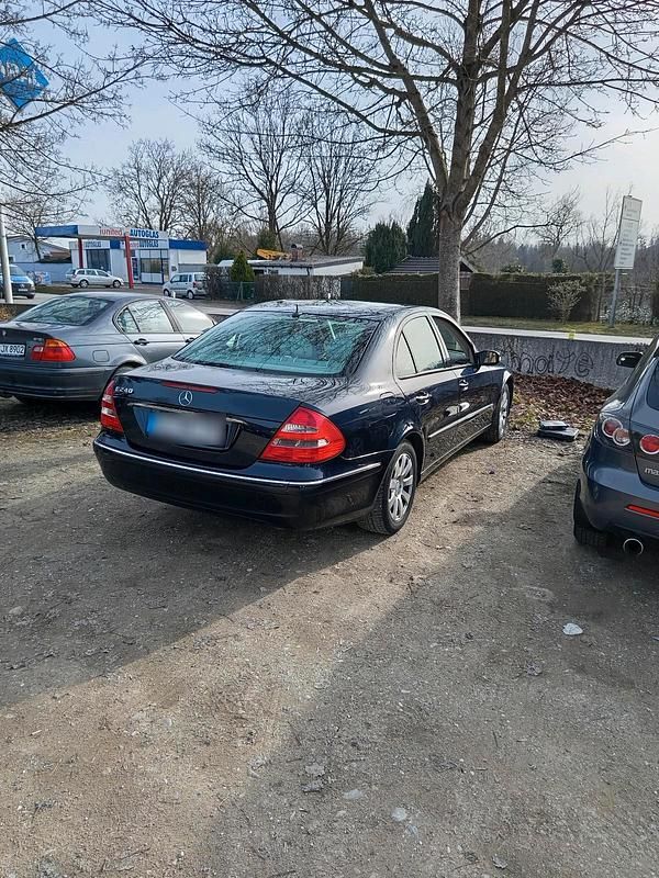 Gebraucht Mercedes E240 160 PS (117 kW) 2005 Braun Limousine