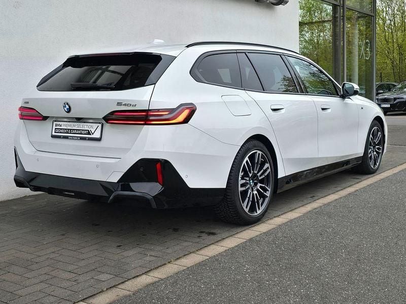 Gebraucht BMW 540 M Sport 303 PS (222 kW) 2025 Weiß Kombi