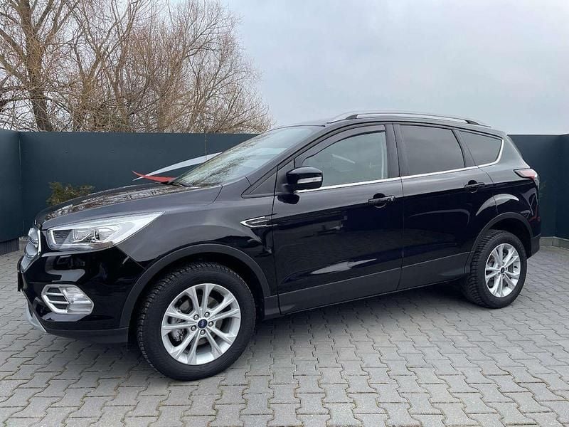 Gebraucht Ford Kuga Titanium 150 PS (110 kW) 2019 Schwarz SUV