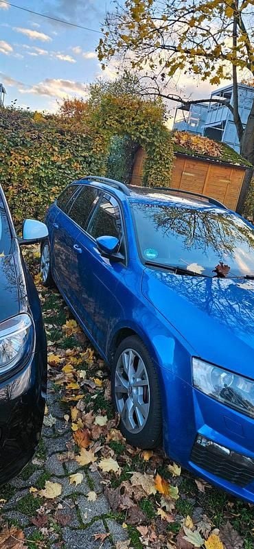 Gebraucht Skoda Octavia 184 PS (135 kW) 2016 Blau Kleinwagen
