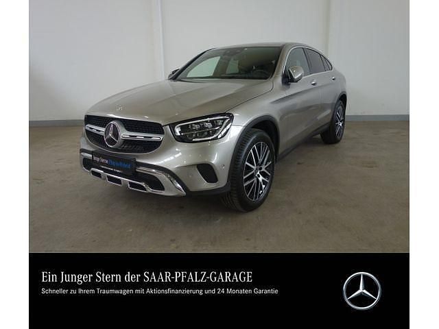 Gebraucht Mercedes GLC300e 211 PS (155 kW) 2021 Mojavesilber Coupé