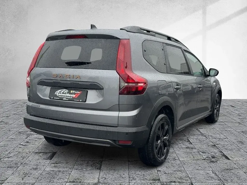 Neu Dacia Jogger Extreme 110 PS (80 kW) 2026 Grau Van / Kleinbus