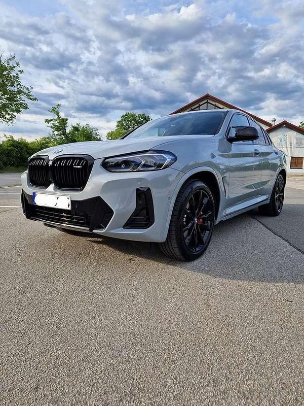Grau Gebraucht 2024 BMW X4 M Sport SUV | 63.900 € (Fairer Preis) - Bild 1/4