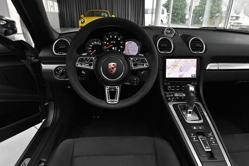 Gebraucht Porsche 718 Boxster 400 PS (294 kW) 2023 Gt silber Cabrio