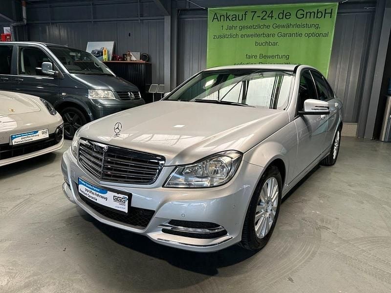 Gebraucht Mercedes C180 156 PS (114 kW) 2012 Silber Limousine