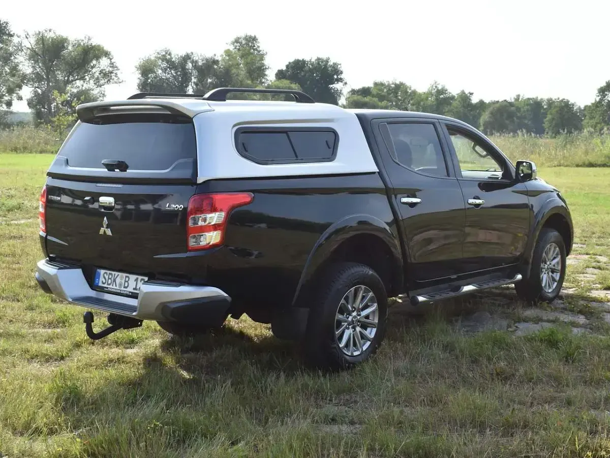 Gebraucht Mitsubishi L200 Edition 181 PS (133 kW) 2017 Schwarz Pickup