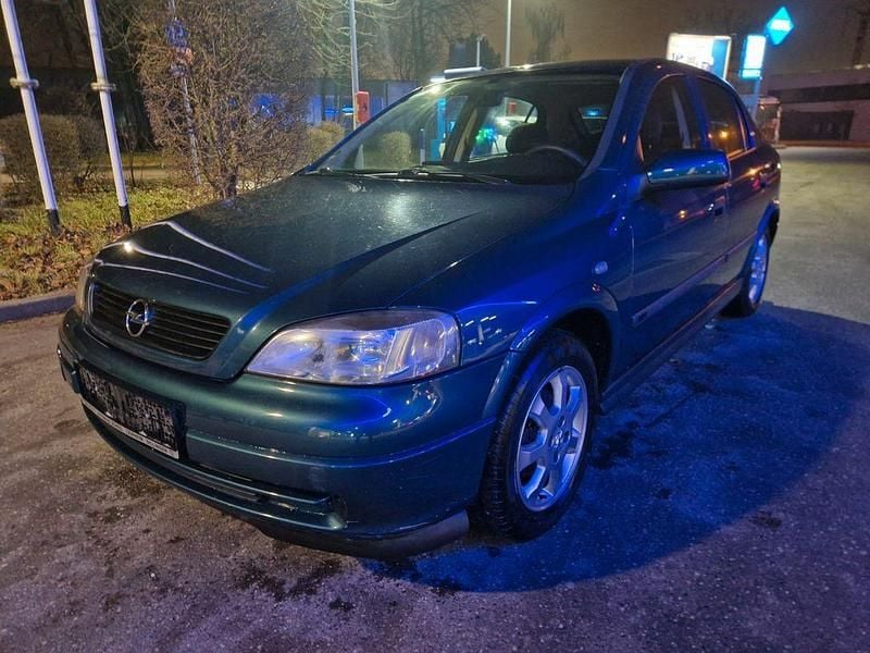 Grün Gebraucht 2001 Opel Astra Limousine | 590 € (Superpreis) - Bild 1/4
