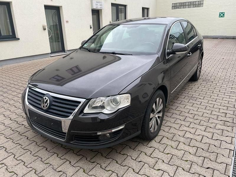 Braun Gebraucht 2007 VW Passat Comfortline Limousine | 4.499 € (Fairer Preis) - Bild 1/4