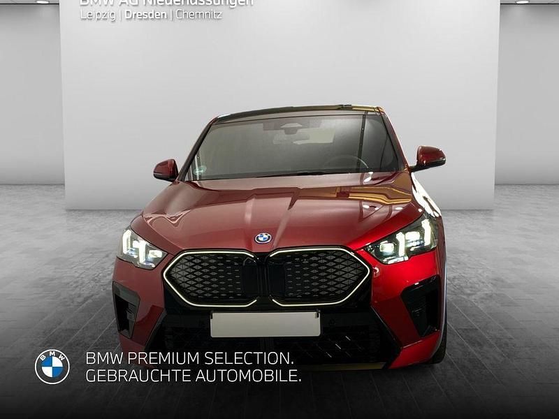Gebraucht BMW iX2 Performance 150 kW (204 PS) 2025 Rot SUV