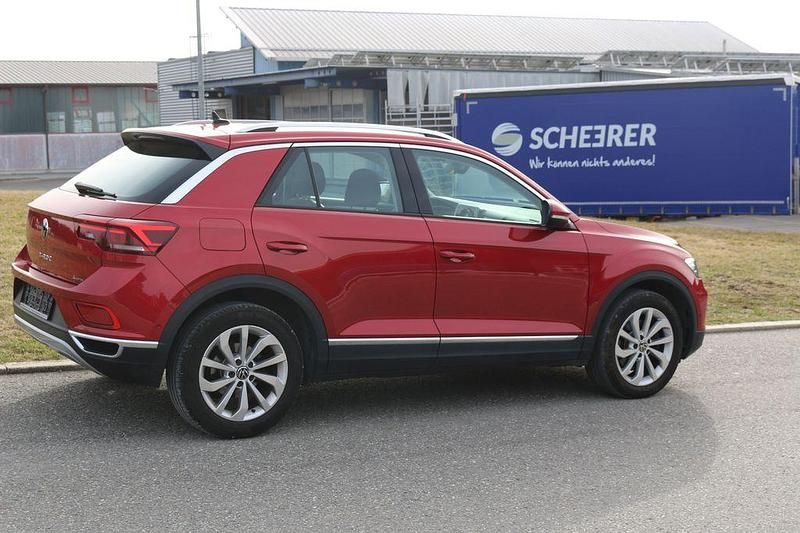 Gebraucht VW T-Roc Style 150 PS (110 kW) 2023 Rot SUV