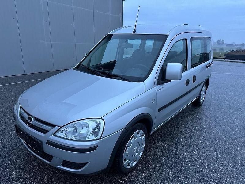 Silber Gebraucht 2008 Opel Combo Edition Van / Kleinbus | 1.990 € (Superpreis) - Bild 1/4