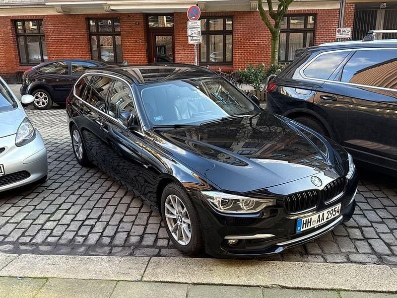 Schwarz Gebraucht 2018 BMW 318 Luxury Line Kombi | 15.899 € (Fairer Preis) - Bild 1/4