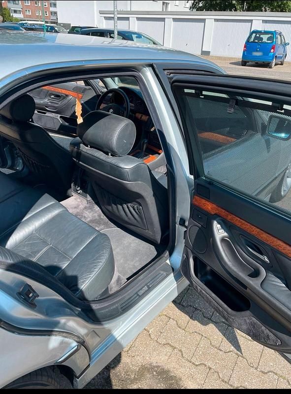Gebraucht BMW 740 286 PS (210 kW) 1995 Silber Limousine