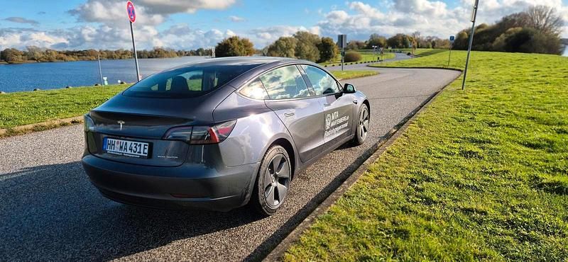 Gebraucht Tesla Model 3 366 kW (498 PS) 2022 Grau Limousine