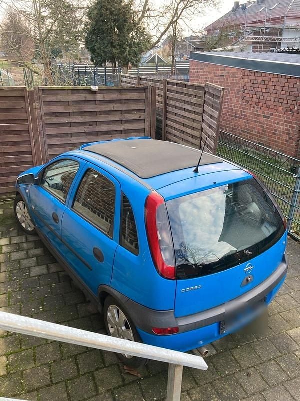 Blau Gebraucht 2002 Opel Corsa Limousine | 650 € (Superpreis) - Bild 1/4