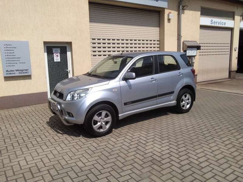Silvermetallic Gebraucht 2008 Daihatsu Terios SUV | 8.900 € (Teuer) - Bild 1/4