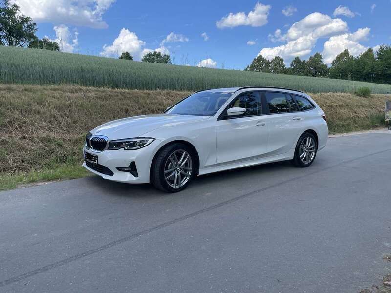 Weiß Gebraucht 2019 BMW 330 Advantage Kombi | 29.900 € (Etwas zu teuer) - Bild 1/4