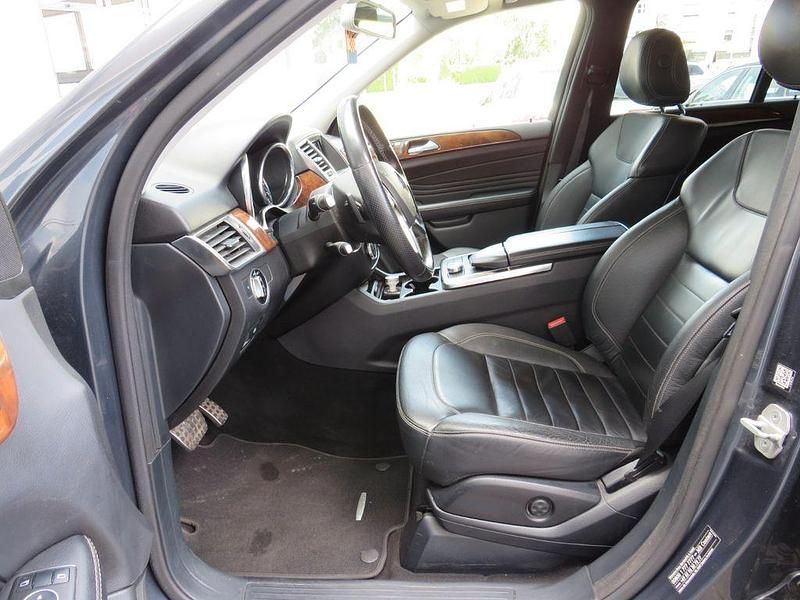Gebraucht Mercedes ML350 258 PS (189 kW) 2015 Grau SUV