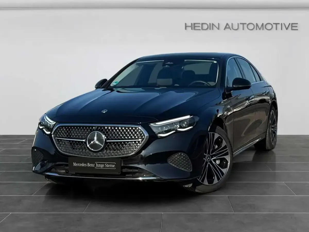 Gebraucht Mercedes E400 252 PS (185 kW) 2025 Schwarz Limousine