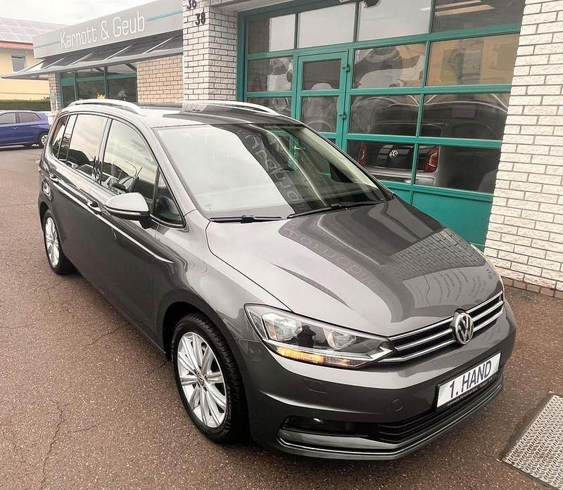 Grau Gebraucht 2017 VW Touran Sound Van / Kleinbus | 16.950 € (Fairer Preis) - Bild 1/4