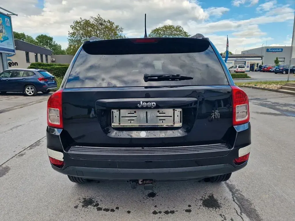 Gebraucht Jeep Compass Sport 156 PS (114 kW) 2013 Schwarz SUV