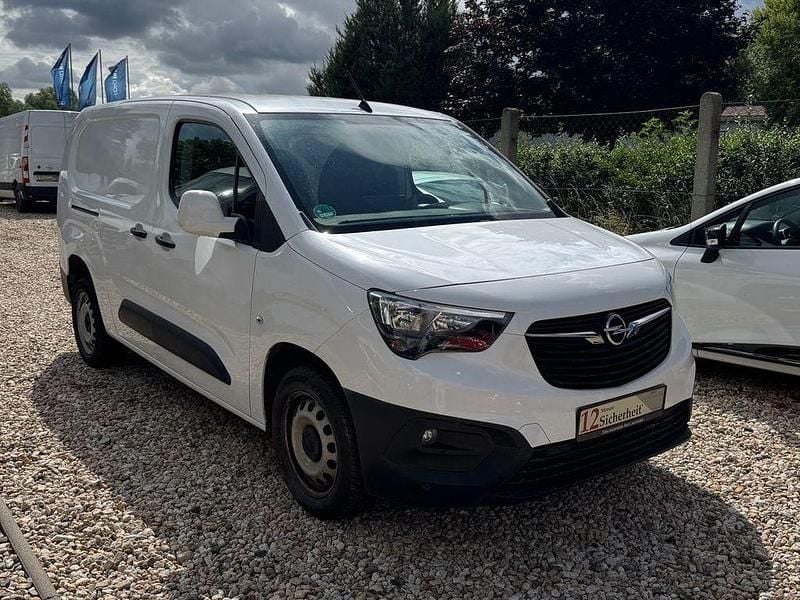 Weiß Gebraucht 2021 Opel Combo Edition Van / Kleinbus | 15.999 € (Fairer Preis) - Bild 1/4