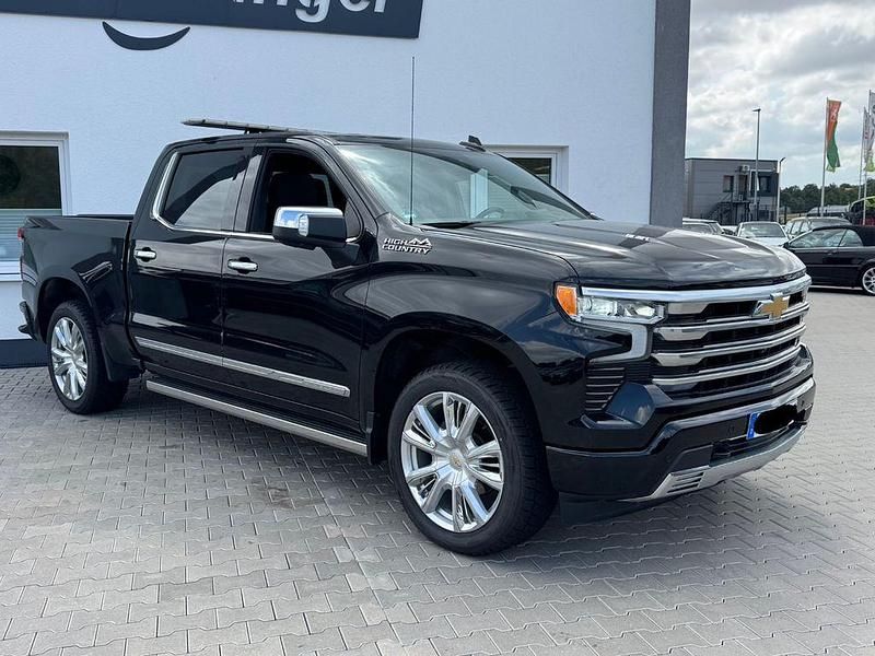Gebraucht Chevrolet Silverado 426 PS (313 kW) 2023 Schwarz SUV