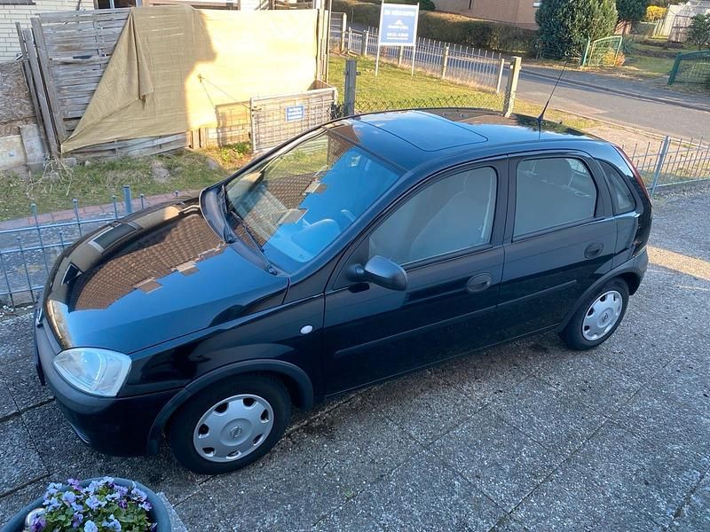 Używany Opel Corsa 75 KM (55 kW) 2002 Czarny Hatchback