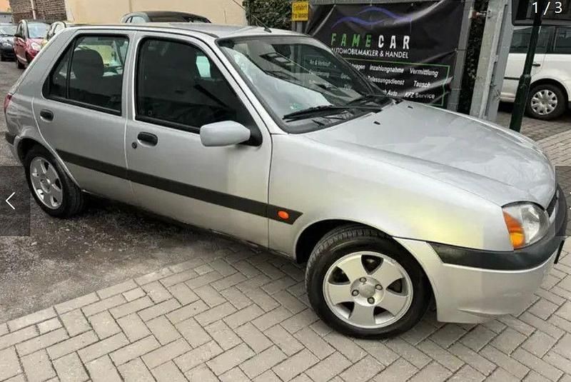 Gebraucht Ford Fiesta 60 PS (44 kW) 2001 Silber Kleinwagen