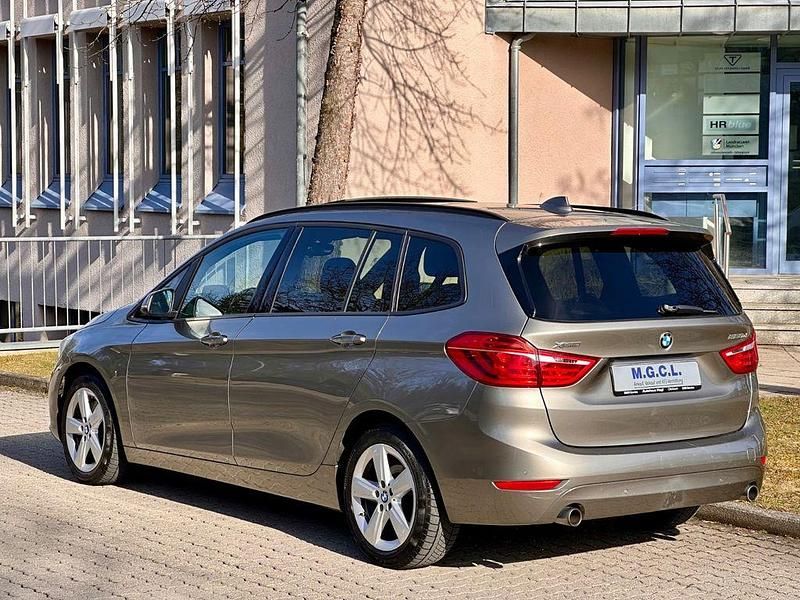 Gebraucht BMW 220 Gran Tourer 190 PS (139 kW) 2015 Silber Van / Kleinbus