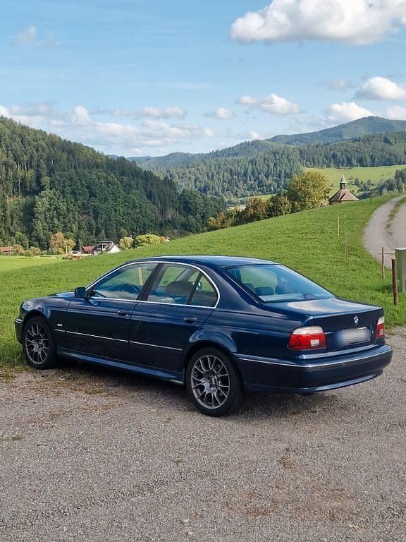 Blau Gebraucht 1997 BMW 520 Limousine | 8.450 € - Bild 1/4