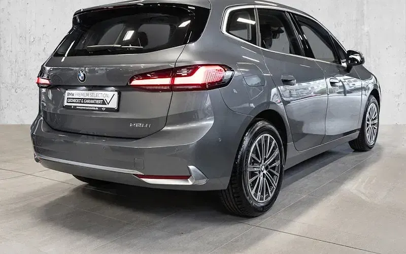 Używany BMW 220 Luxury Line 184 KM (135 kW) 2025 Szary Kombi