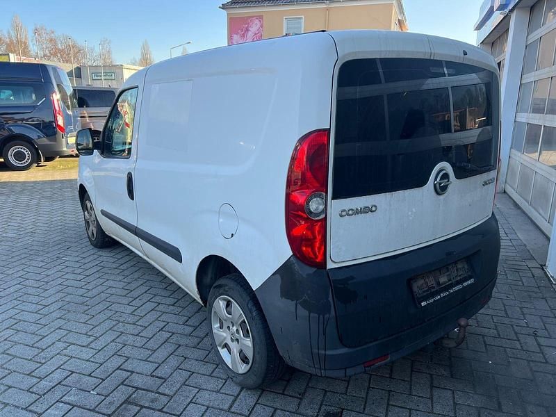 Gebraucht Opel Combo Eco 95 PS (69 kW) 2012 Weiß Van / Kleinbus