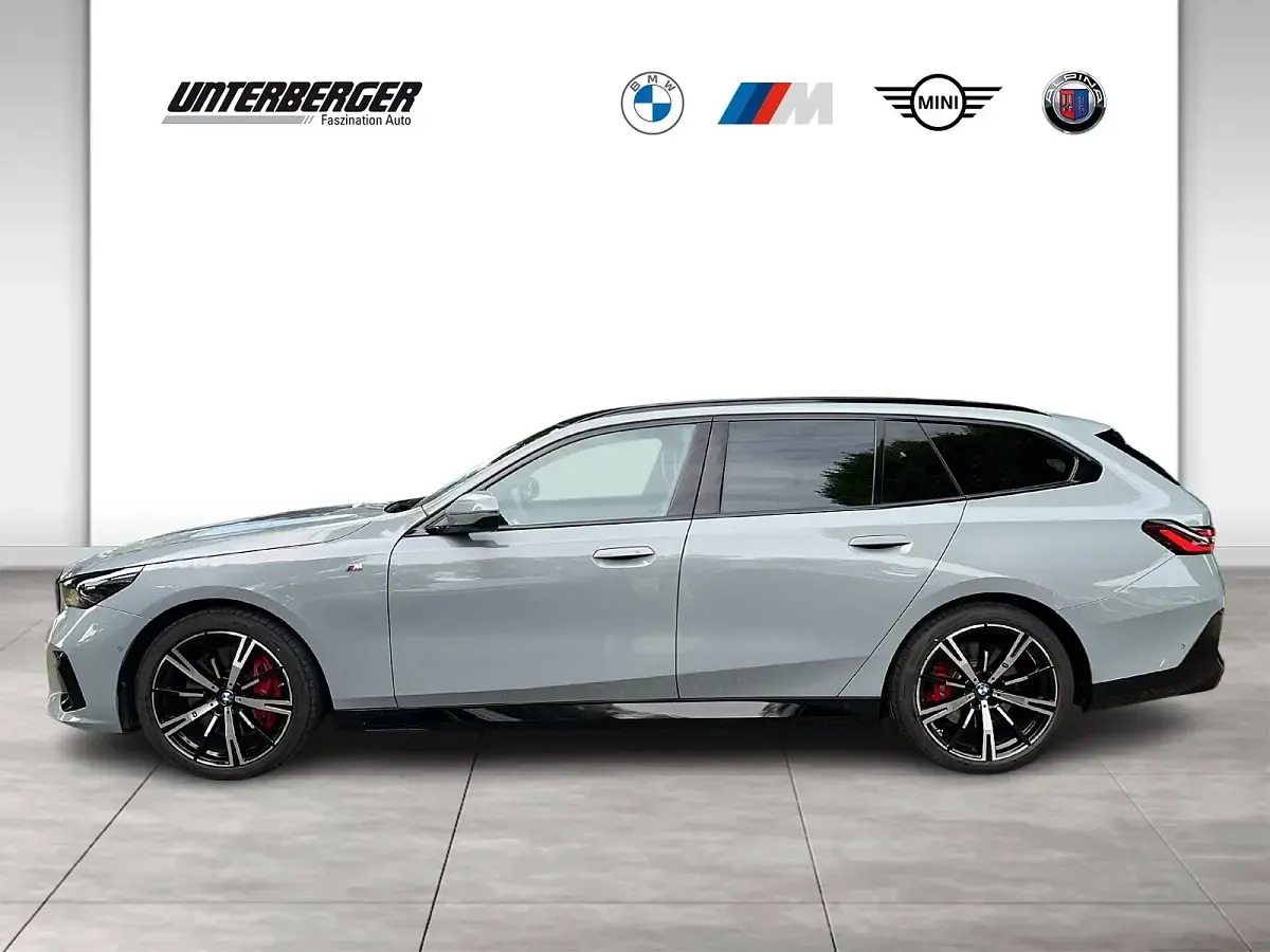 Gebraucht BMW 540 M Sport 286 PS (210 kW) 2025 Grau Kombi