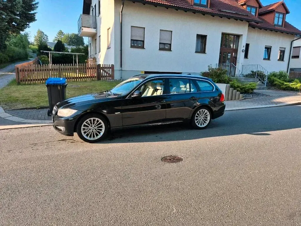 Gebraucht BMW 320 Efficient Dynamics 163 PS (119 kW) 2012 Schwarz Kombi