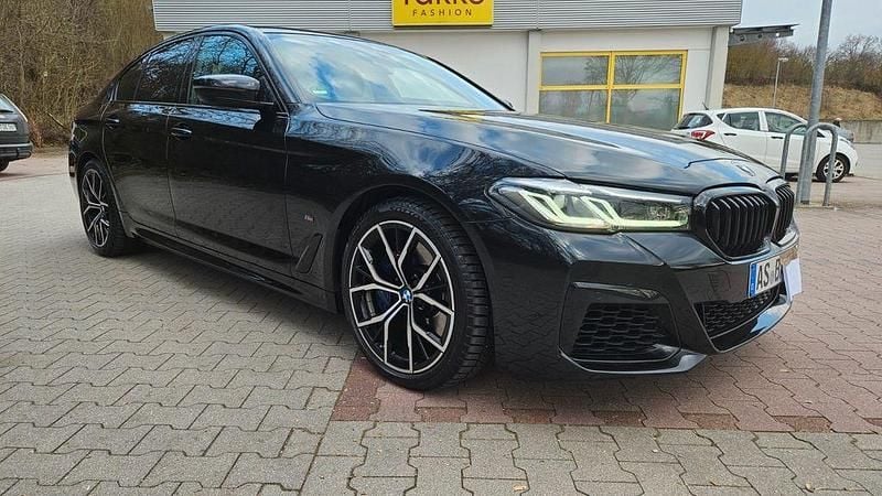Gebraucht BMW M550 Efficient Dynamics 530 PS (389 kW) 2020 Schwarz Limousine