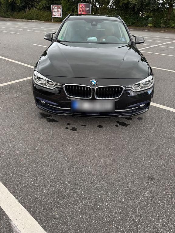 Schwarz Gebraucht 2016 BMW 320 Sport Line Kombi | 13.900 € (Fairer Preis) - Bild 1/4