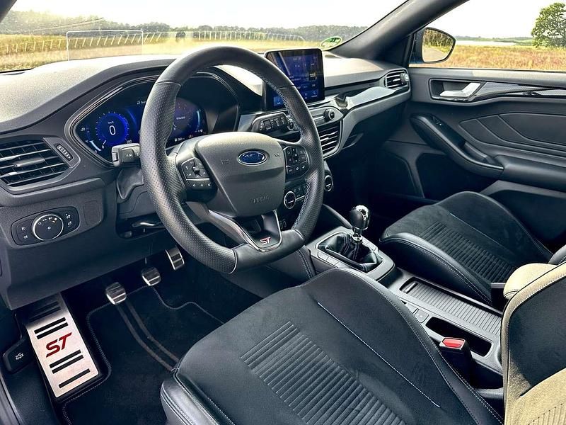 Gebraucht Ford Focus ST 280 PS (205 kW) 2021 Blau Limousine