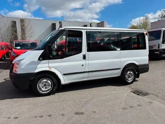 Używany Ford Transit 101 KM (74 kW) 2013 Biały Kombi