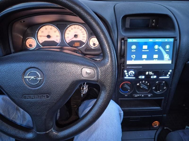 Gebraucht Opel Astra 105 PS (77 kW) 2002 Silber Limousine