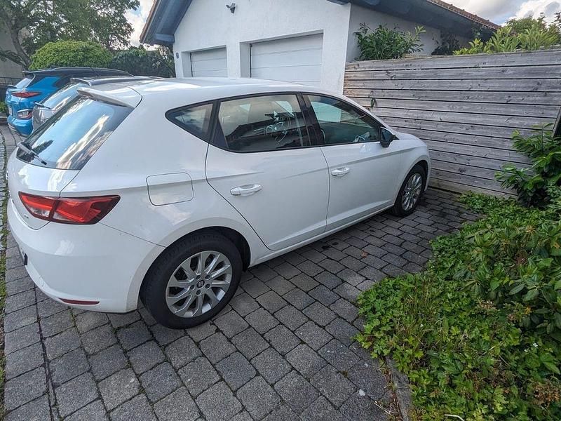 Gebraucht Seat Leon 105 PS (77 kW) 2013 Weiß Limousine