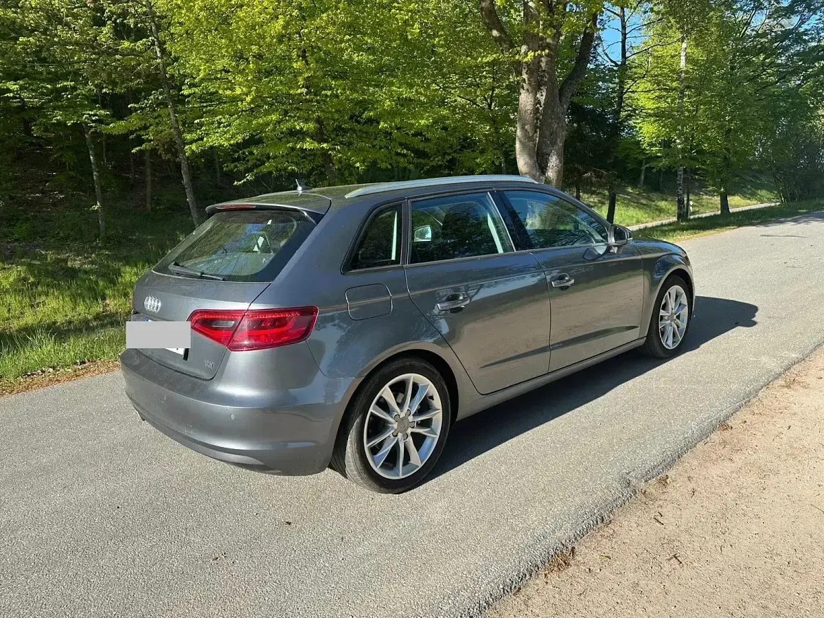 Gebraucht Audi A3 Ambiente 150 PS (110 kW) 2015 Grau Limousine