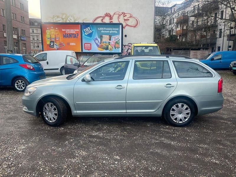 Gebraucht Skoda Octavia Ambiente 122 PS (89 kW) 2009 Grün Kombi